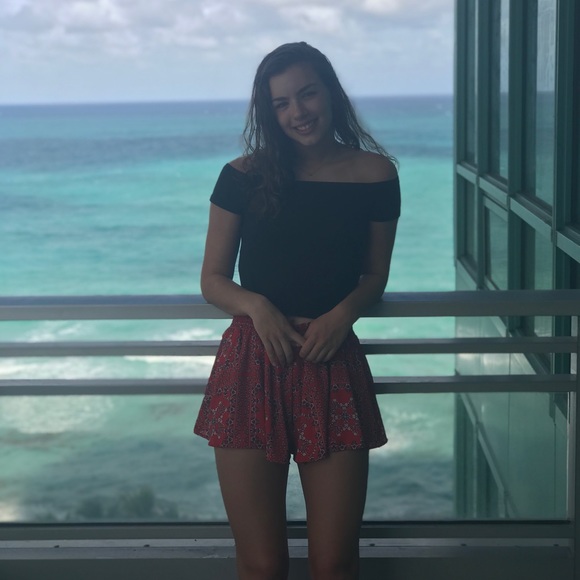 Meet your Posher, Isabel - Picture 1 of 1